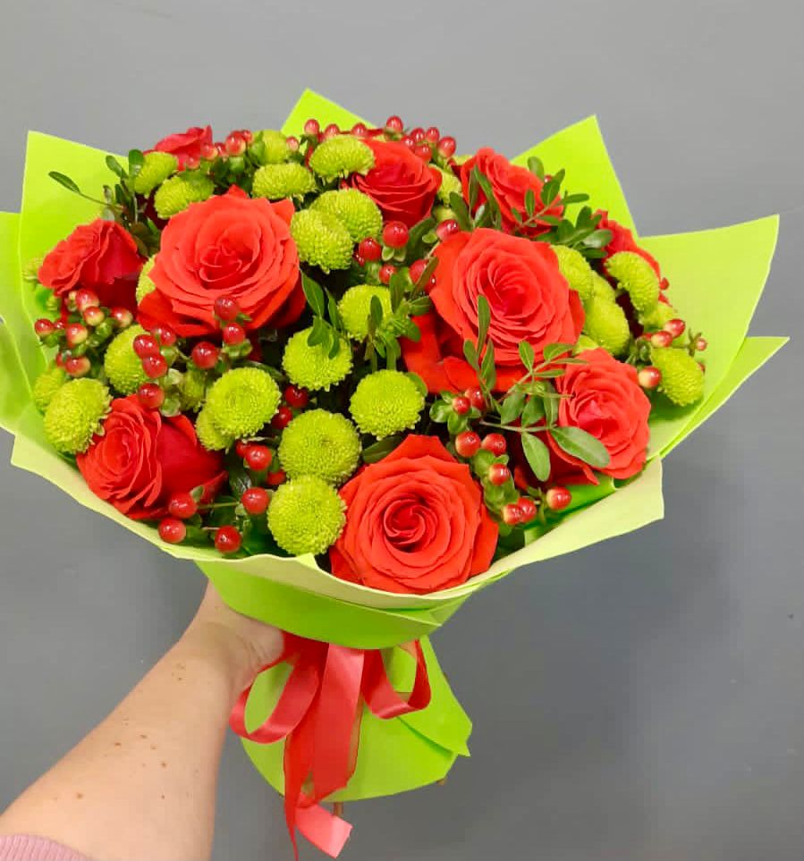 Букет цветов из: Хризантемы и Розы в Конаково