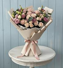 Букет цветов из:  Розы и Лизиантусы в Конаково