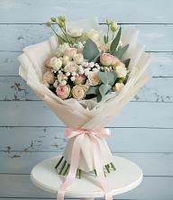Букет цветов из:  Розы и Лизиантусы в Конаково