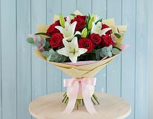 Букет цветов из:  Лилии и Розы в Конаково