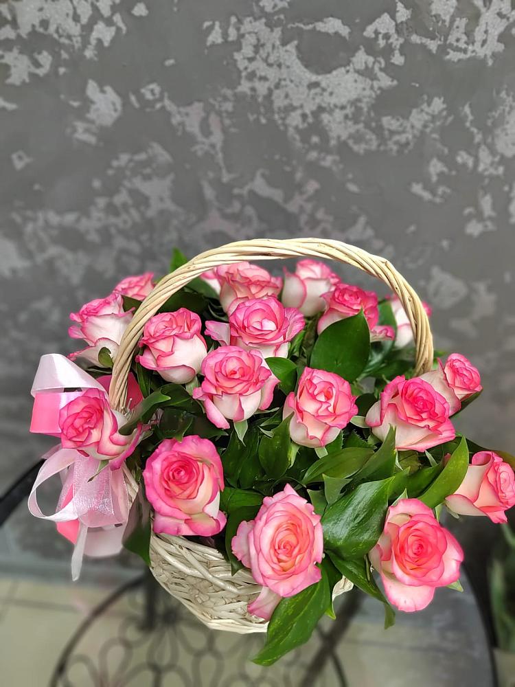 Цветочная композиция из Розы в корзине в Конаково