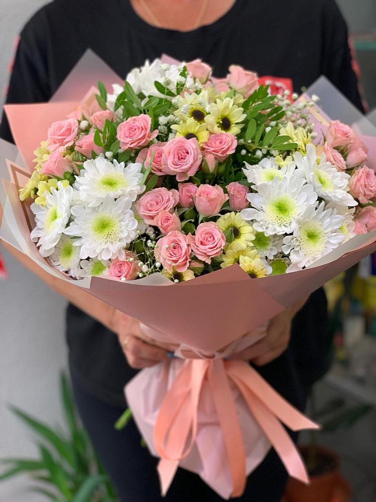 Букет цветов из: Розы и Хризантемы в Конаково