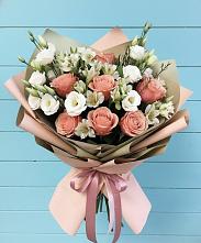 Букет цветов из:  Розы, Альстромерии и Лизиантусы в Конаково