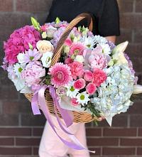 Цветочная композиция из Розы, Хризантемы, Пионы и Лизиантусы в корзине #REPLACE_PRED# Конаково
