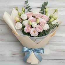 Букет цветов из:  Лизиантусы в Конаково