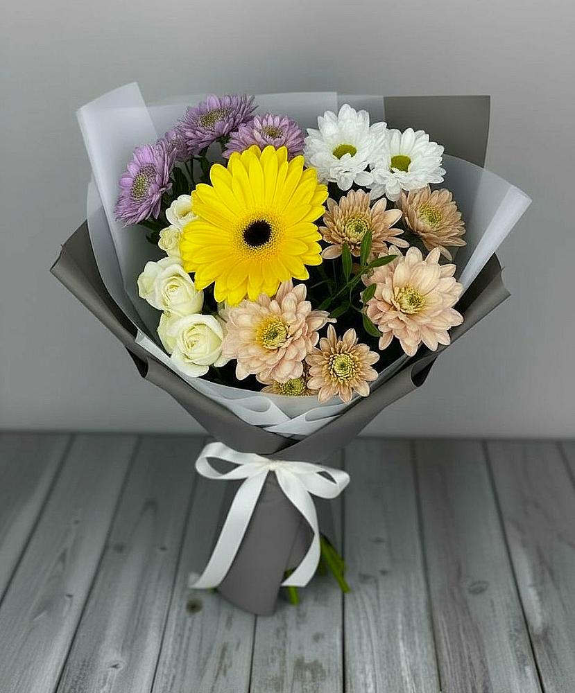 Букет цветов из: Розы, Герберы и Хризантемы в Конаково