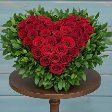 Цветочная композиция из Розы в виде сердца в Конаково