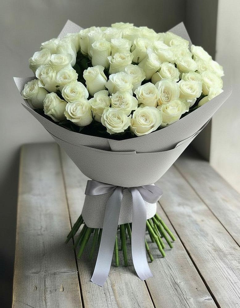 Букет 35 Белых роз в Конаково