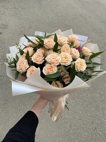 Букет Кремовые розы Латте в Конаково