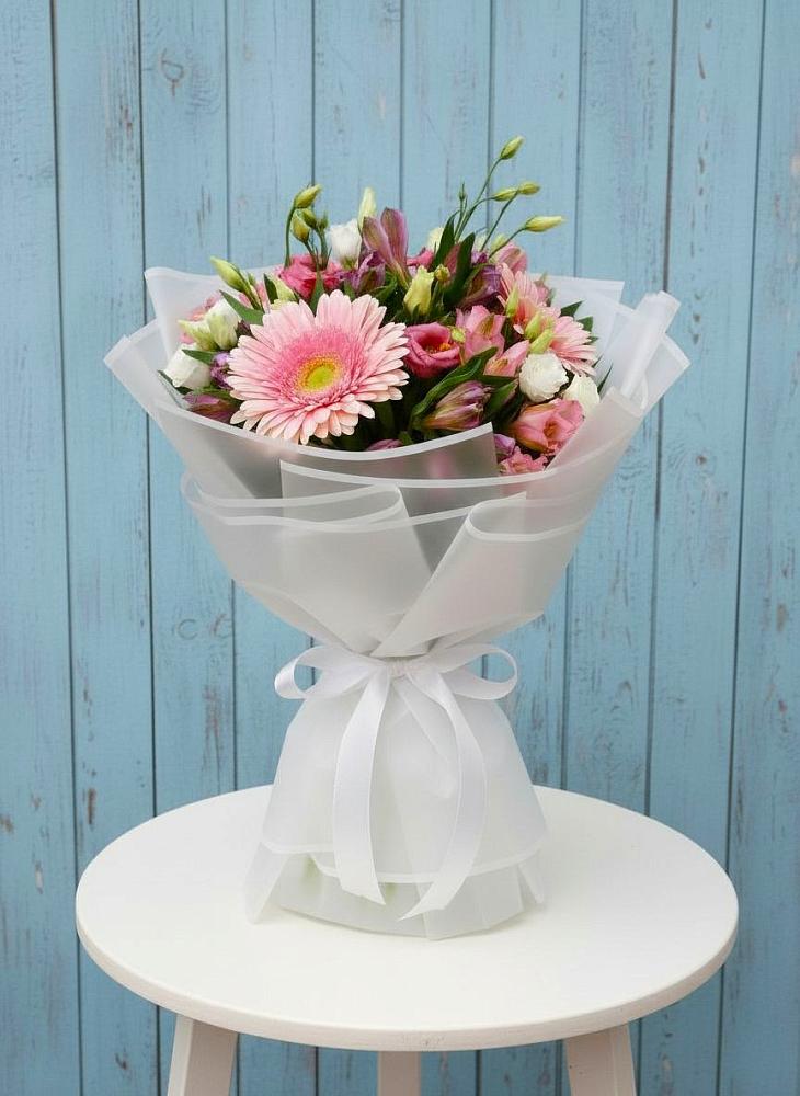 Букет цветов из: Герберы, Альстромерии и Лизиантусы в Конаково