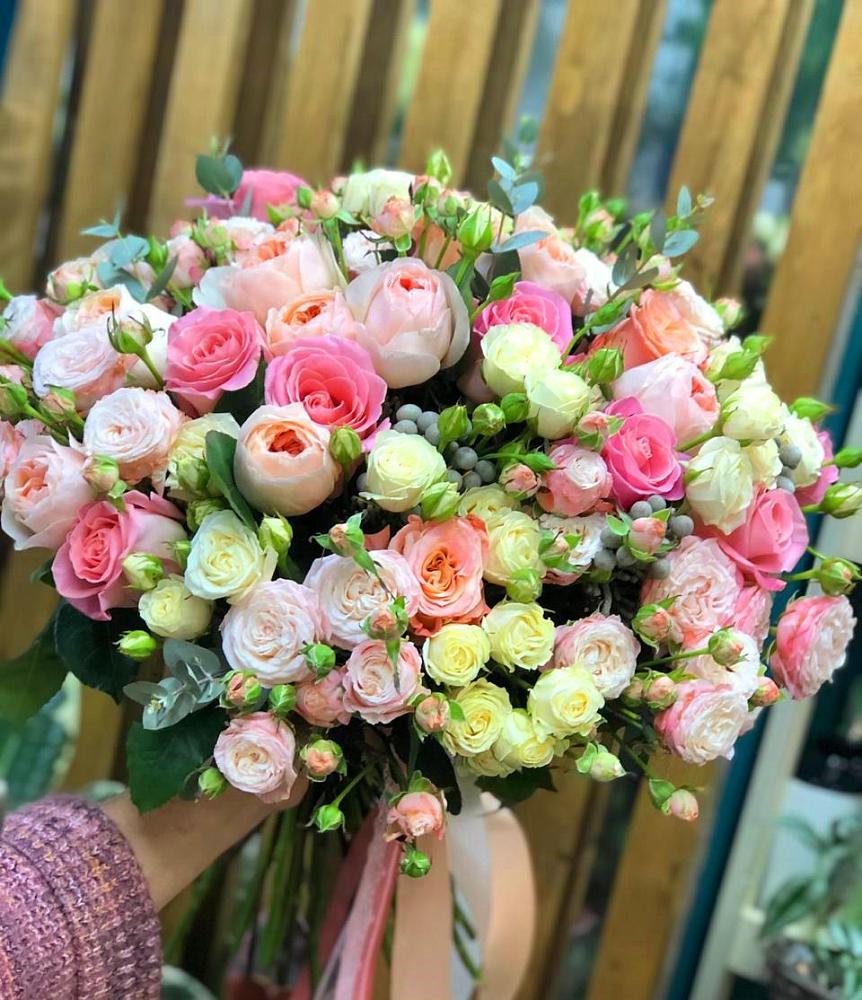 Букет цветов из: Розы в Конаково