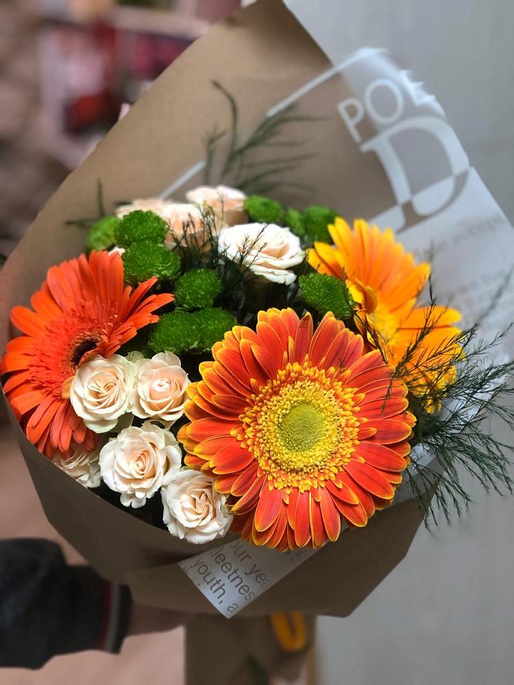 Букет цветов из: Герберы, Хризантемы и Розы в Конаково