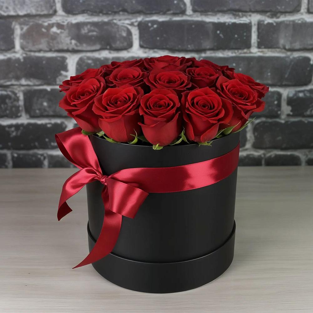 Цветочная композиция из Розы в шляпной коробке в Конаково