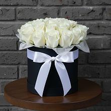 Цветочная композиция из Розы в шляпной коробке #REPLACE_PRED# Конаково